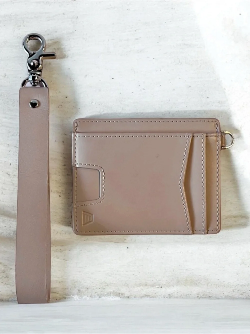 Andar The Denner Wristlet Leather Wallet Lilac ID Card Pull RFID Unused Darylann
